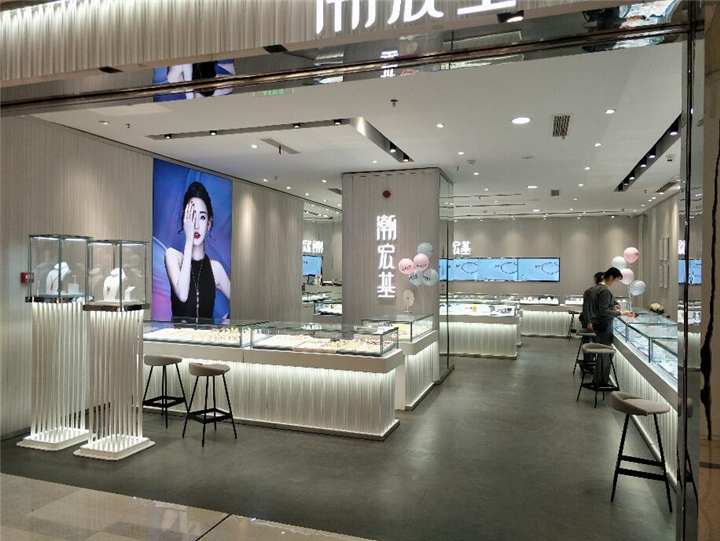 如何选择青岛珠宝展柜