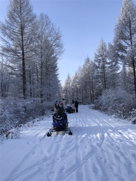松花江上雪地摩托免费接送 