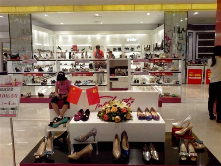 银川专卖店展柜 