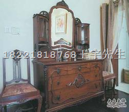 {上海回收红木家具什么价钱&回收老樟木箱价格咨询} 