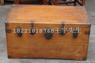 {上海收购樟木箱多少钱，上海收购红木家具什么价} 