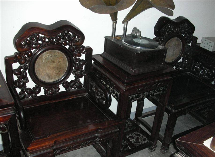 收购上海明清老家具，上海红木家具回收，上海二手老家具回收 