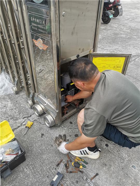 成都动伸缩门保养维护须知