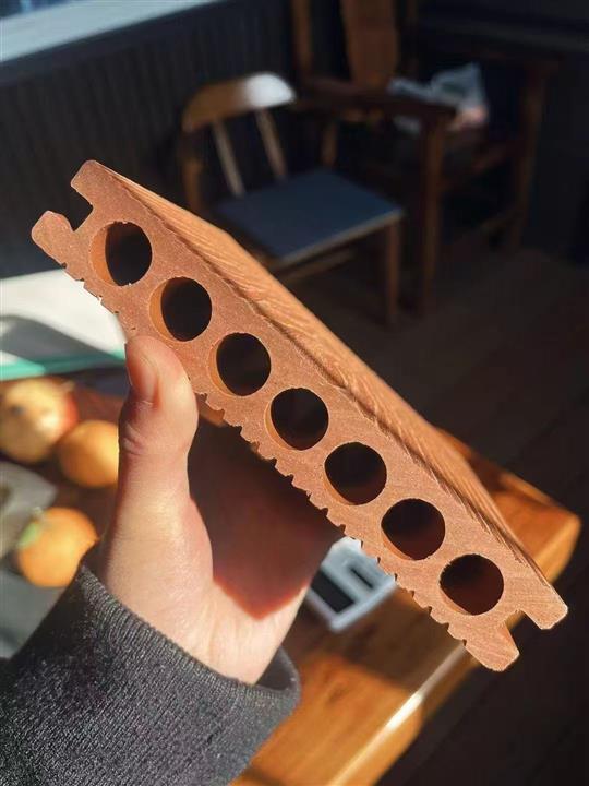 米东区哈熊沟塑木地板厂家